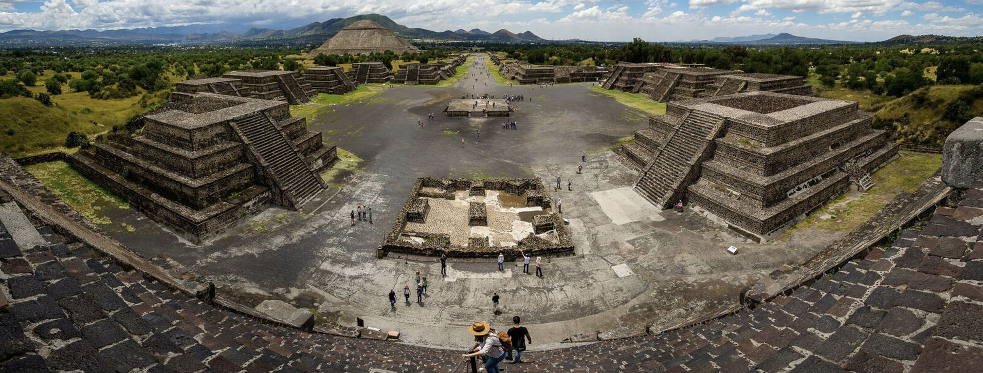 Birds-eye photo of complex and impressive leveled structures that made up Teotihuacan